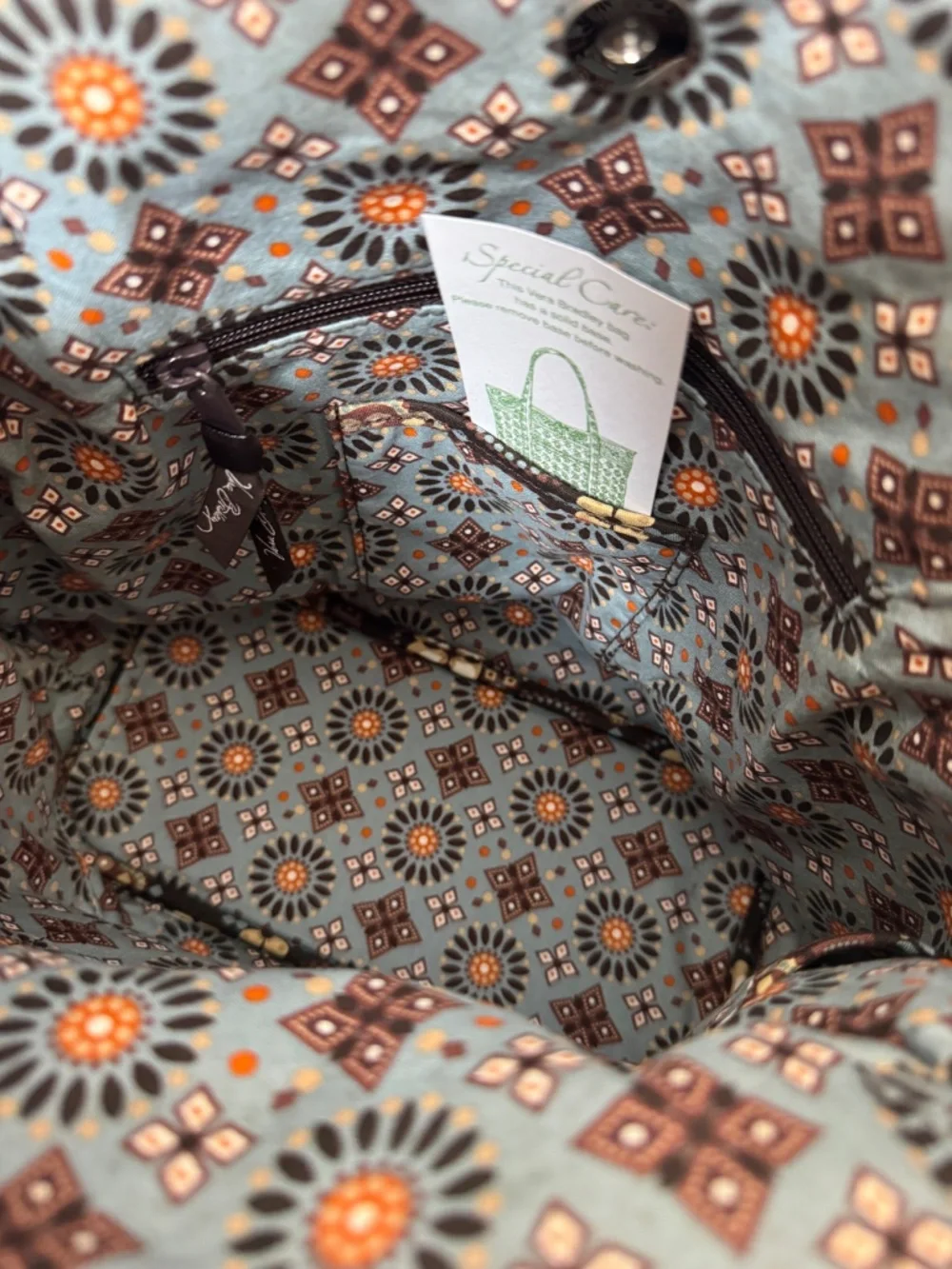 NWT Vera Bradley tote WITH matching cosmetic bag, Canyon print.